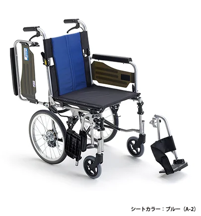 白背景に車椅子の画像