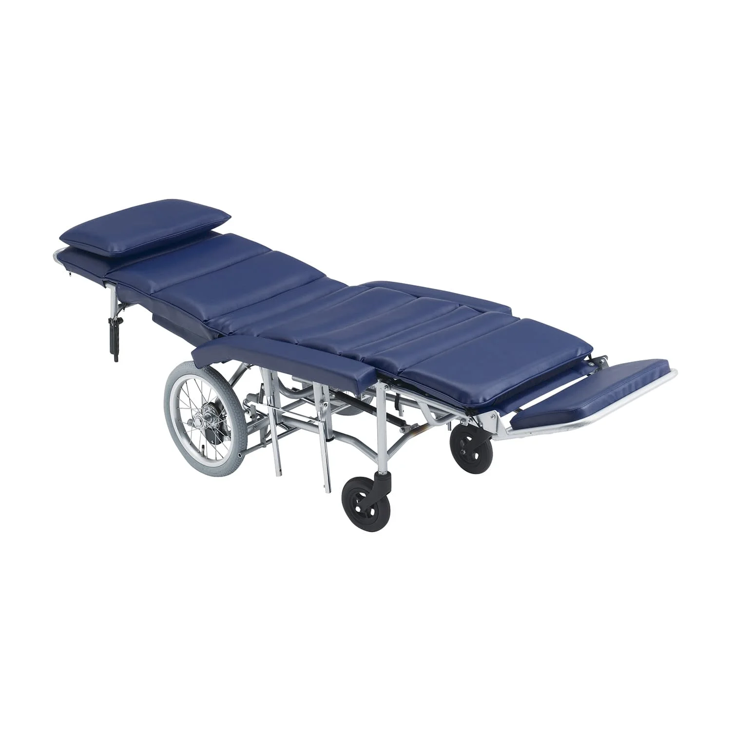 フルリクライニング車椅子をリクライニングさせた写真